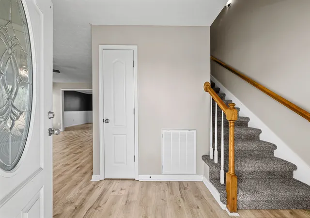 Photo 2 of Single family home for sale at 3558 Neena Ct, Clarksville, TN 37042 | MLS# 3593887 | Listing updated on 2026-09-19