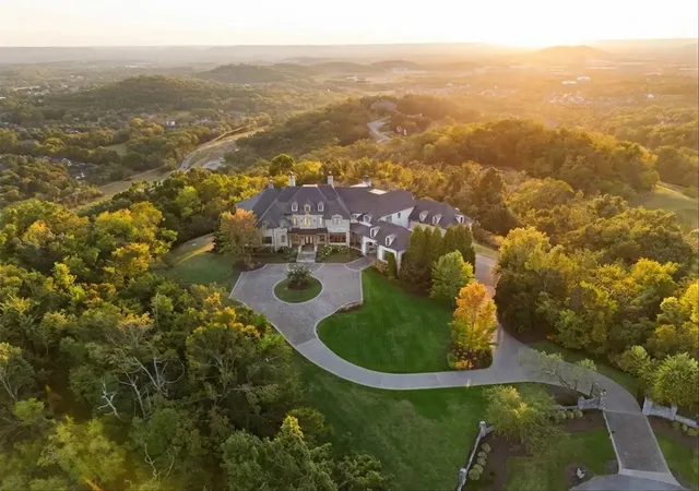 Photo 1 of Mansion for sale at 513 King Richards Ct, Franklin, TN 37067 | MLS# 3594216 | Listing updated on 2026-10-02