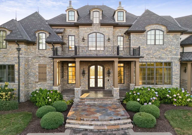 Photo 4 of Single family home for sale at 513 King Richards Ct, Franklin, TN 37067 | MLS# 3594216 | Listing updated on 2026-10-02