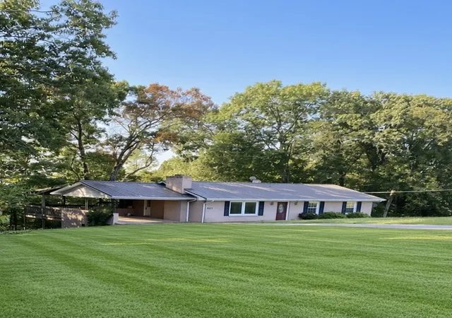 Photo 1 of Single family home for sale at 1570 Verna Qualls Rd, Sparta, TN 38583 | MLS# 3598916 | Listing updated on 2026-09-24