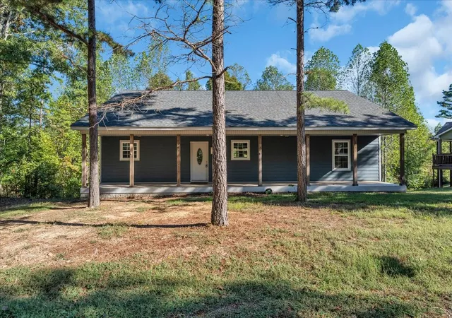 Photo 2 of Single family home for sale at 219 Antler Dr, Smithville, TN 37166 | MLS# 3613247 | Listing updated on 2026-10-08