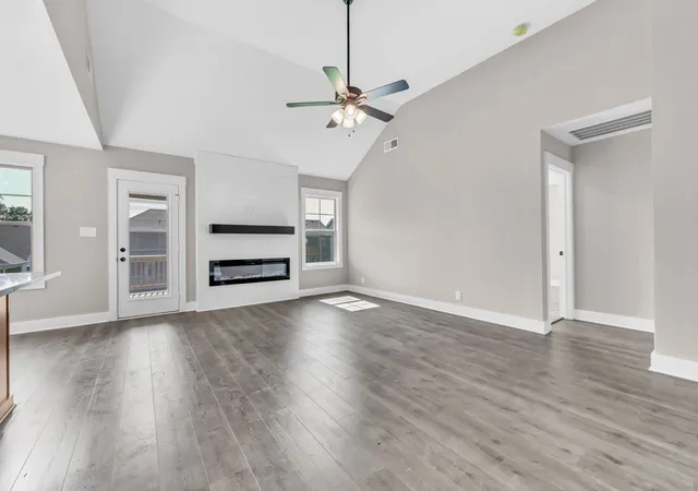 Photo 3 of Single family home for sale at 375 Hereford Farms, Clarksville, TN 37043 | MLS# 3596222 | Listing updated on 2026-09-19