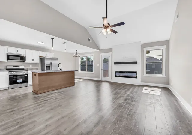 Photo 3 of Single family home for sale at 375 Hereford Farms, Clarksville, TN 37043 | MLS# 3596222 | Listing updated on 2026-09-19