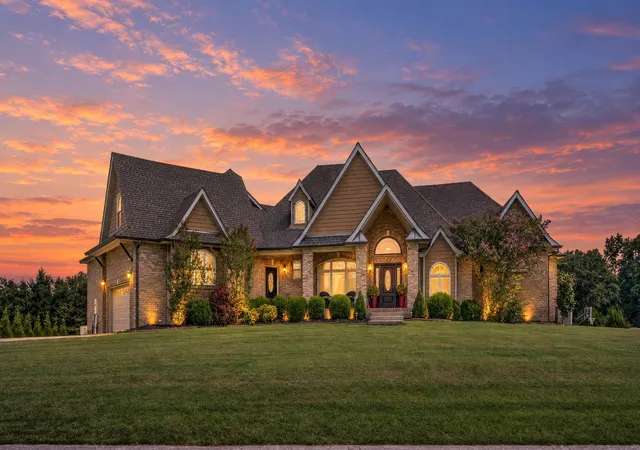 Photo 1 of Single family home for sale at 816 Yorkbar Ct, Clarksville, TN 37043 | MLS# 3596598 | Listing updated on 2026-09-21
