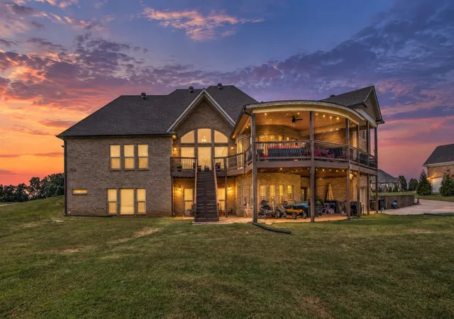 Photo 2 of Single family home for sale at 816 Yorkbar Ct, Clarksville, TN 37043 | MLS# 3596598 | Listing updated on 2026-09-21