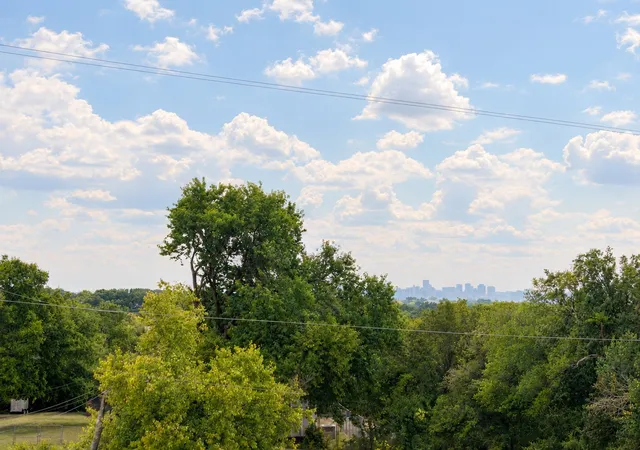 Photo 2 of Townhouse for sale at 133 Hart Ln, Nashville, TN 37207 | MLS# 3592608 | Listing updated on 2026-09-30