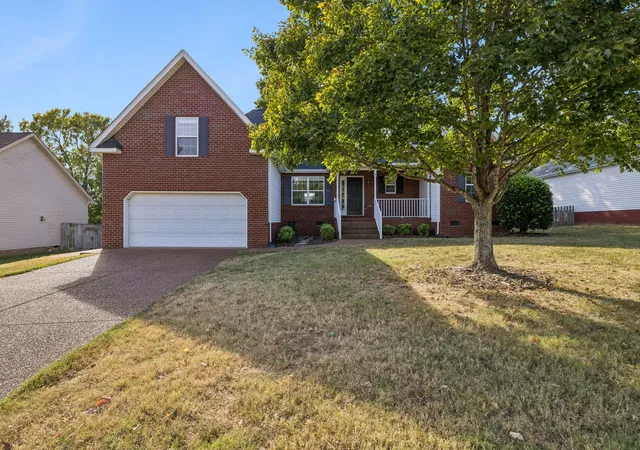 Photo 2 of Single family home for sale at 2609 Matchstick Pl, Spring Hill, TN 37174 | MLS# 3596586 | Listing updated on 2026-10-01