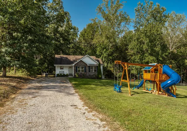 Photo 3 of Single family home for sale at 1028 Chris Dr, Portland, TN 37148 | MLS# 3596208 | Listing updated on 2026-09-19