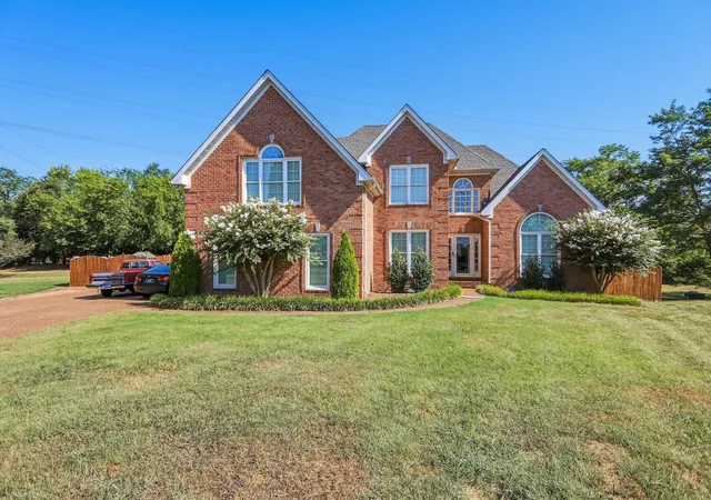 Photo 1 of Single family home for sale at 104 Tamaras Ct, Hendersonville, TN 37075 | MLS# 3592658 | Listing updated on 2026-09-18