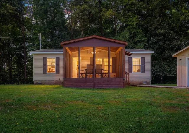 Photo 1 of Manufactured home for sale at 552 Beaver Ln, Gainesboro, TN 38562 | MLS# 3592931 | Listing updated on 2026-10-07