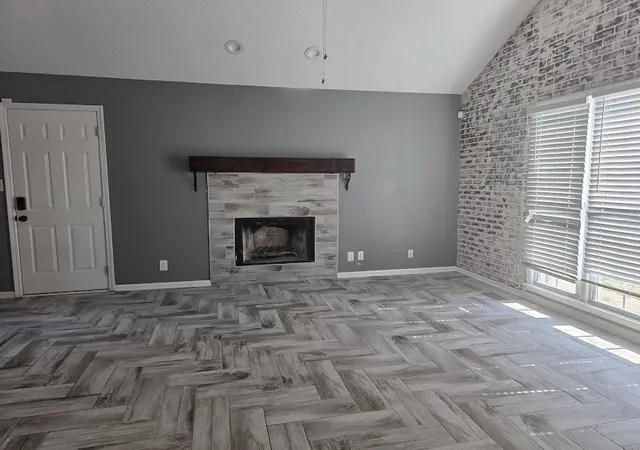 Photo 2 of Single family home for sale at 1087 Biltmore Pl, Clarksville, TN 37042 | MLS# 3592662 | Listing updated on 2026-09-20