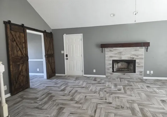 Photo 3 of Single family home for sale at 1087 Biltmore Pl, Clarksville, TN 37042 | MLS# 3592662 | Listing updated on 2026-09-20