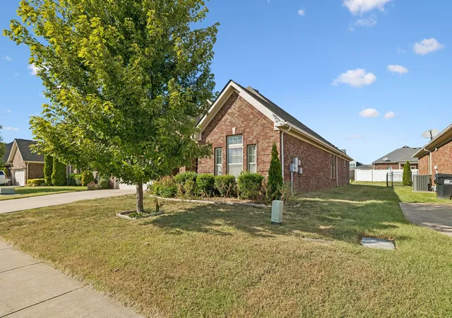 Photo 3 of Single family home for sale at 4732 Kingdom Dr, Murfreesboro, TN 37128 | MLS# 3598612 | Listing updated on 2026-09-27