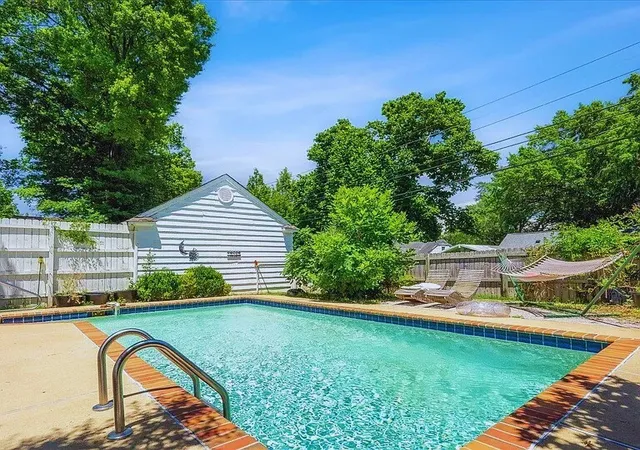 Photo 1 of Single family home for sale at 816 Charles Pl, Memphis, TN 38112 | MLS# 3594113 | Listing updated on 2026-09-29