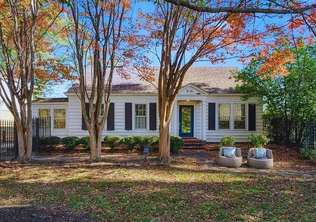 Photo 3 of Single family home for sale at 816 Charles Pl, Memphis, TN 38112 | MLS# 3594113 | Listing updated on 2026-09-29