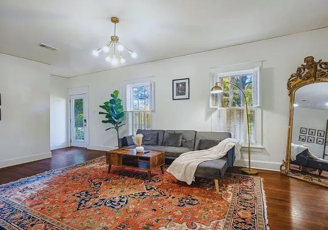 Photo 4 of Single family home for sale at 816 Charles Pl, Memphis, TN 38112 | MLS# 3594113 | Listing updated on 2026-09-29