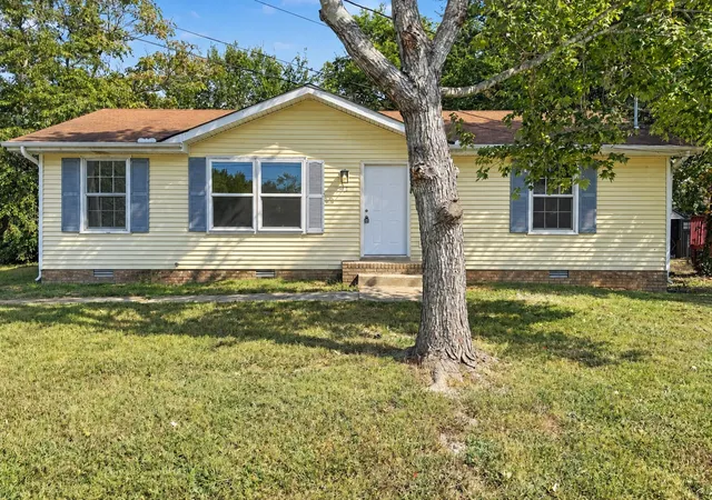 Photo 1 of Single family home for sale at 573 Bridgette Dr, Clarksville, TN 37042 | MLS# 3592782 | Listing updated on 2026-09-16
