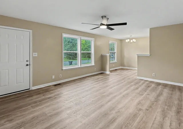 Photo 4 of Single family home for sale at 573 Bridgette Dr, Clarksville, TN 37042 | MLS# 3592782 | Listing updated on 2026-09-16