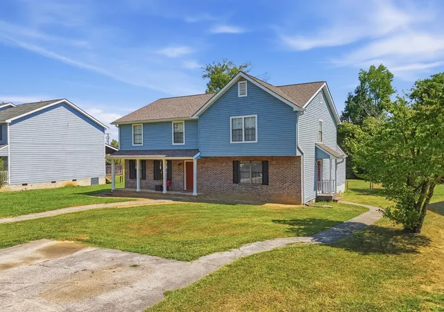 Photo 3 of Multi family home for sale at 1418 Stratton Pl Dr, Chattanooga, TN 37421 | MLS# 3592784 | Listing updated on 2026-09-21