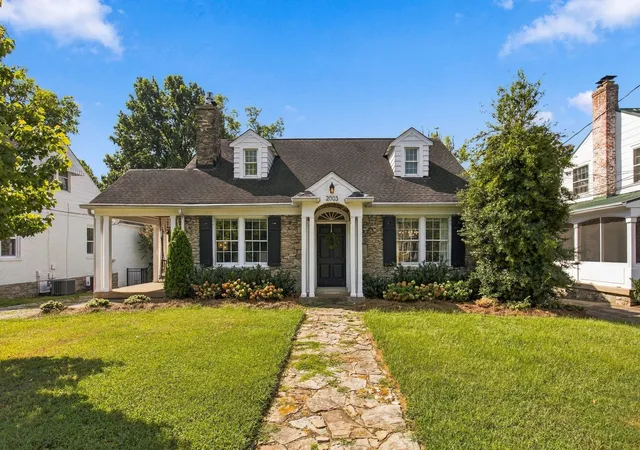 Photo 1 of Single family home for sale at 2003 Sweetbriar Ave, Nashville, TN 37212 | MLS# 3597402 | Listing updated on 2026-10-08