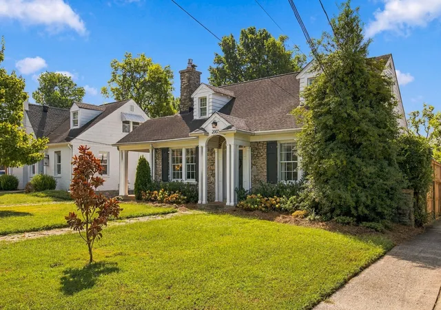 Photo 2 of Single family home for sale at 2003 Sweetbriar Ave, Nashville, TN 37212 | MLS# 3597402 | Listing updated on 2026-10-08