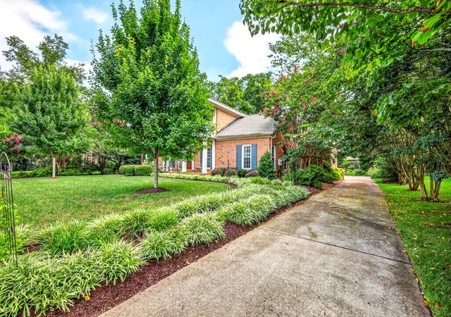 Photo 4 of Single family home for sale at 6040 Manor Pl, Brentwood, TN 37027 | MLS# 3602913 | Listing updated on 2026-10-04