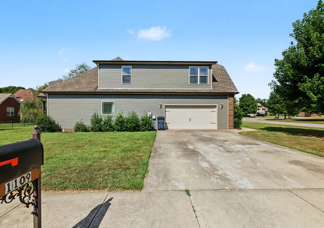 Photo 4 of Single family home for sale at 1109 Pavilion Way, Clarksville, TN 37043 | MLS# 3603612 | Listing updated on 2026-10-04