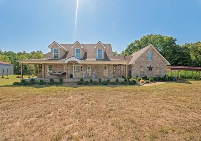 Photo 2 of Single family home for sale at 389 Ben Albert Rd, Cottontown, TN 37048 | MLS# 3610716 | Listing updated on 2026-10-02