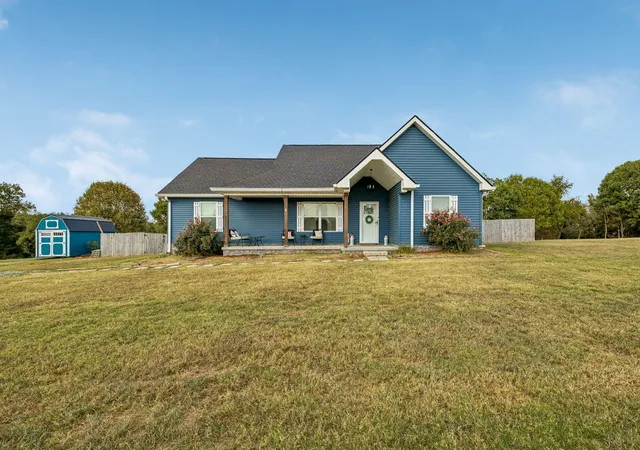 Photo 2 of Single family home for sale at 122 Hunters Ln, Westmoreland, TN 37186 | MLS# 3596368 | Listing updated on 2026-09-29