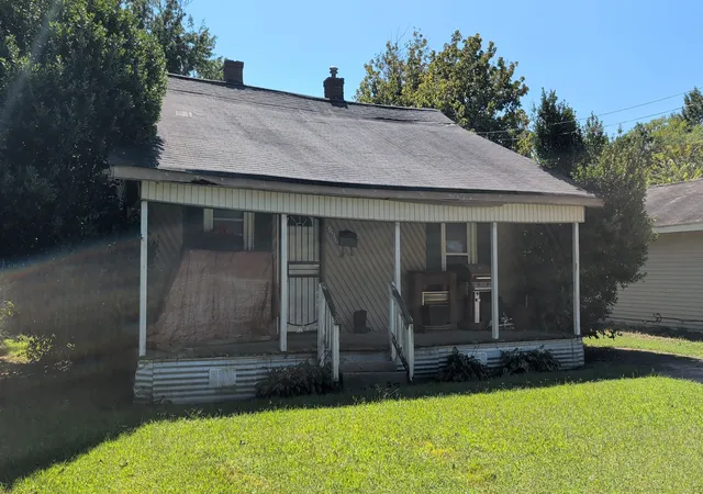 Photo 1 of Single family home for sale at 408 East 2nd St, Trenton, TN 38382 | MLS# 3592854 | Listing updated on 2026-09-25