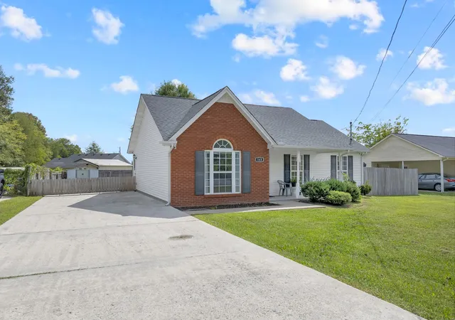 Photo 3 of Single family home for sale at 143 Hendon Memorial Rd, Shelbyville, TN 37160 | MLS# 3592876 | Listing updated on 2026-09-20