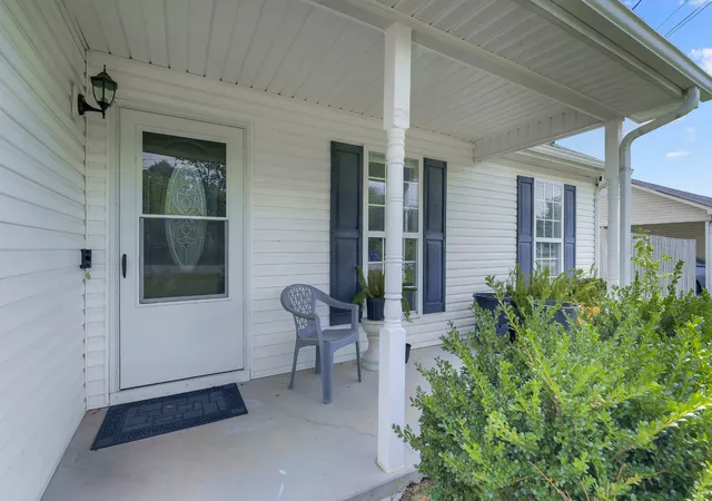 Photo 3 of Single family home for sale at 143 Hendon Memorial Rd, Shelbyville, TN 37160 | MLS# 3592876 | Listing updated on 2026-09-20