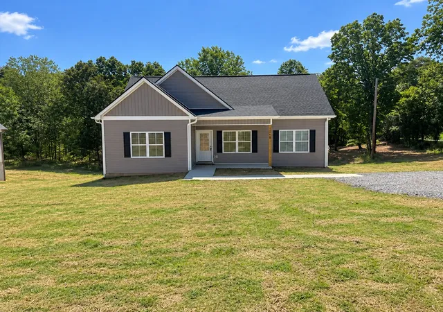 Photo 2 of Single family home for sale at 1260 Old County House Rd, Charlotte, TN 37036 | MLS# 3593843 | Listing updated on 2026-09-29