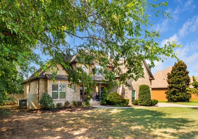 Photo 3 of Single family home for sale at 2707 Battleground Dr, Murfreesboro, TN 37129 | MLS# 3593926 | Listing updated on 2026-09-18