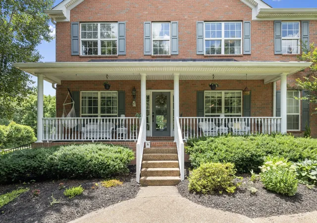 Photo 2 of Single family home for sale at 1005 Market St, Franklin, TN 37067 | MLS# 3593131 | Listing updated on 2026-09-24