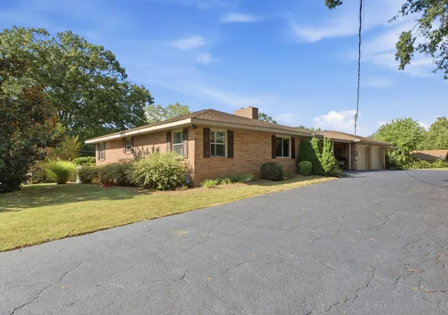 Photo 3 of Single family home for sale at 4200 Tacoma Ave, Chattanooga, TN 37415 | MLS# 3599478 | Listing updated on 2026-09-28