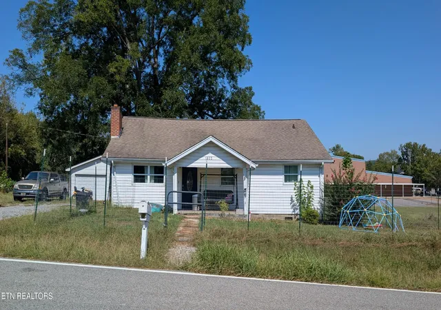 Photo 1 of Single family home for sale at 1933 Mountain Rd, Andersonville, TN 37705 | MLS# 3592908 | Listing updated on 2026-09-17