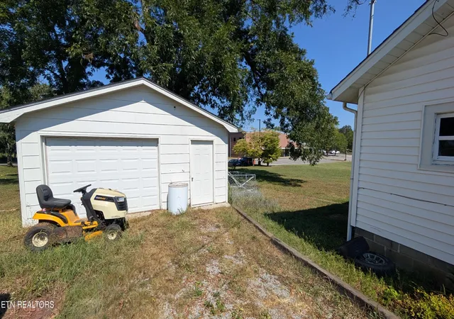 Photo 3 of Single family home for sale at 1933 Mountain Rd, Andersonville, TN 37705 | MLS# 3592908 | Listing updated on 2026-09-17