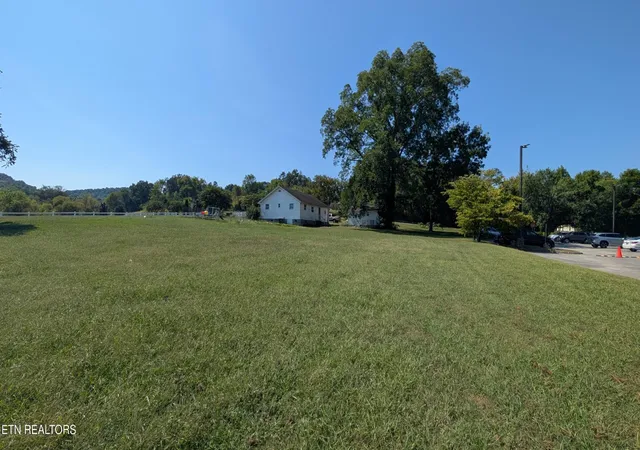 Photo 3 of Single family home for sale at 1933 Mountain Rd, Andersonville, TN 37705 | MLS# 3592908 | Listing updated on 2026-09-17