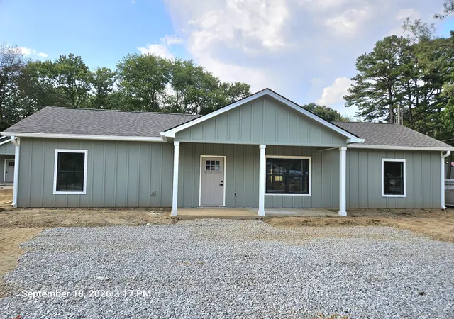 Photo 1 of Single family home for sale at 0 E Warren St, Tullahoma, TN 37388 | MLS# 3596103 | Listing updated on 2026-10-07