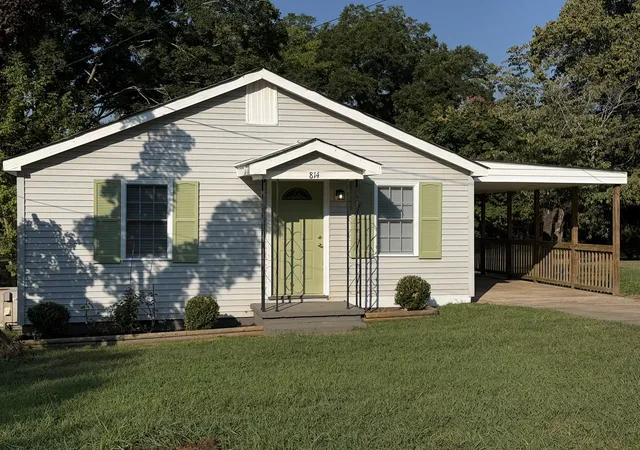 Photo 1 of Single family home for sale at 814 S High St, Winchester, TN 37398 | MLS# 3594390 | Listing updated on 2026-09-25