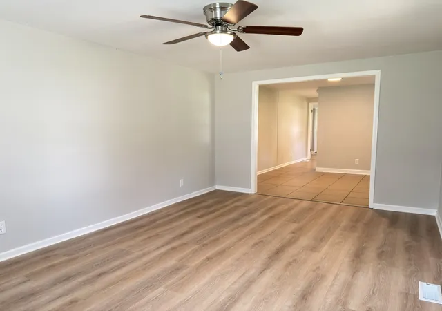 Photo 2 of Single family home for sale at 814 S High St, Winchester, TN 37398 | MLS# 3594390 | Listing updated on 2026-09-25