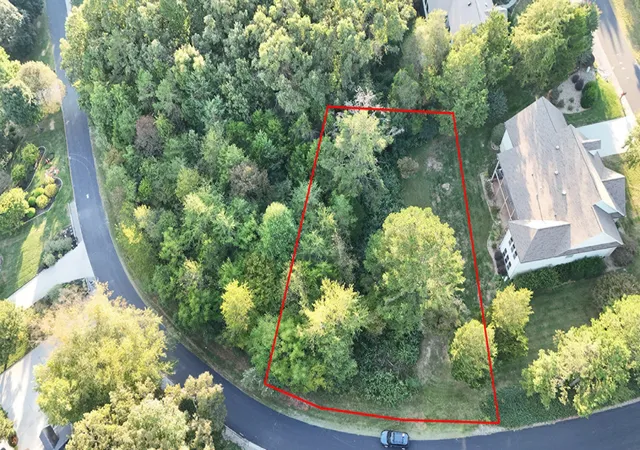 Photo 2 of Land for sale at 402 Shawnee Pl, Loudon, TN 37774 | MLS# 3592945 | Listing updated on 2026-10-08