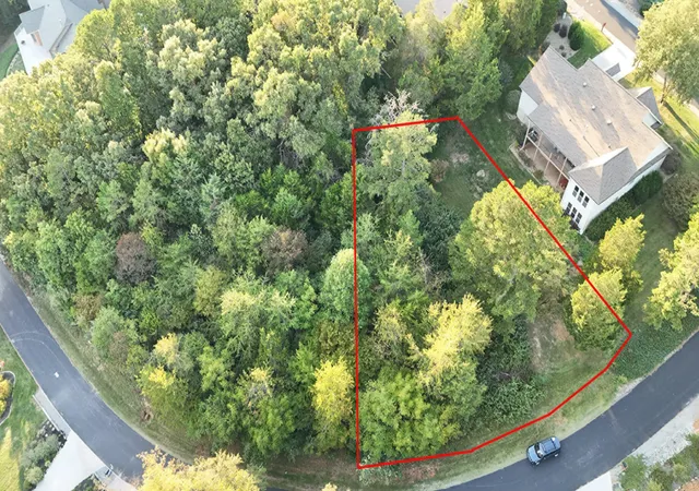 Photo 3 of Land for sale at 402 Shawnee Pl, Loudon, TN 37774 | MLS# 3592945 | Listing updated on 2026-10-08
