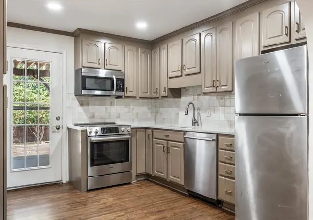 Photo 4 of Single family home for sale at 2245 Burbank Ave, Nashville, TN 37210 | MLS# 3599249 | Listing updated on 2026-10-04