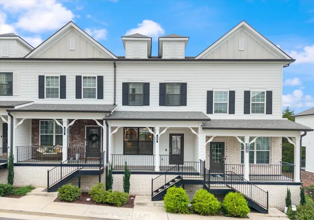 Photo 2 of Townhouse for sale at 460 Portsdale Dr, Brentwood, TN 37027 | MLS# 3601475 | Listing updated on 2026-09-26