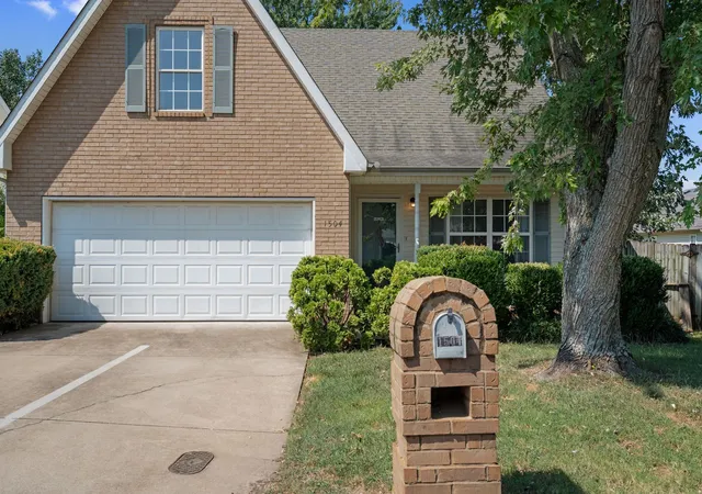 Photo 1 of Single family home for sale at 1504 Carrick Dr, Murfreesboro, TN 37128 | MLS# 3596118 | Listing updated on 2026-10-30