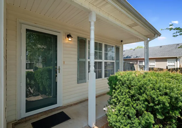 Photo 4 of Single family home for sale at 1504 Carrick Dr, Murfreesboro, TN 37128 | MLS# 3596118 | Listing updated on 2026-10-30