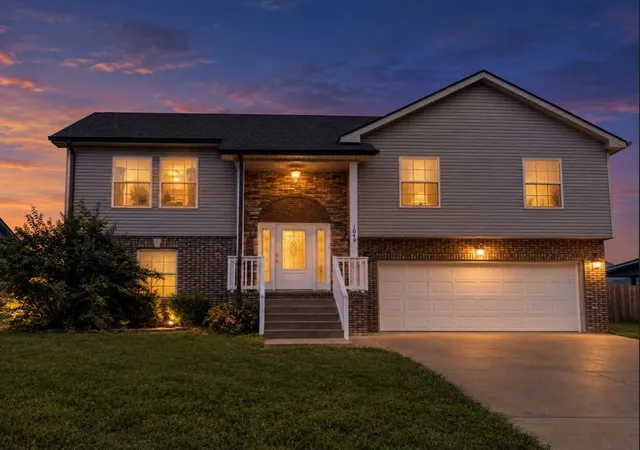 Photo 2 of Single family home for sale at 1049 Charles Thomas Dr, Clarksville, TN 37042 | MLS# 3593308 | Listing updated on 2026-09-18
