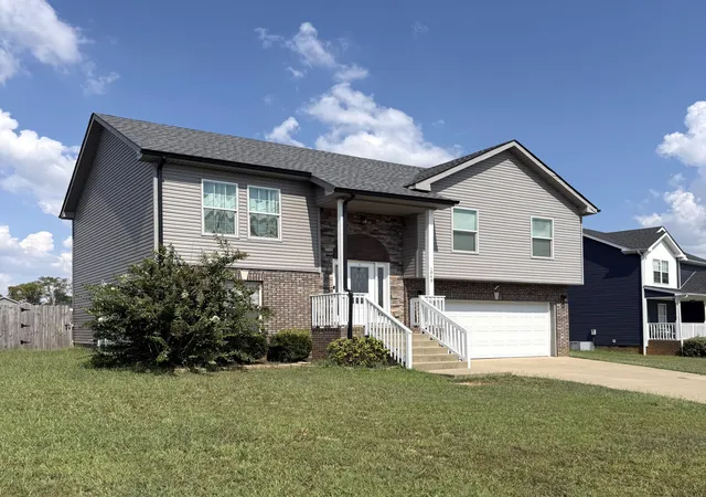 Photo 3 of Single family home for sale at 1049 Charles Thomas Dr, Clarksville, TN 37042 | MLS# 3593308 | Listing updated on 2026-09-18